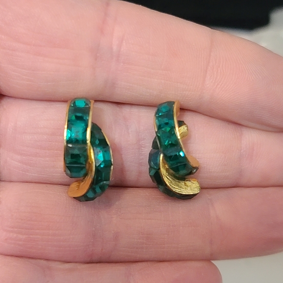 Goldtone Green Emerald like Pierced Post Earrings - Picture 5 of 5